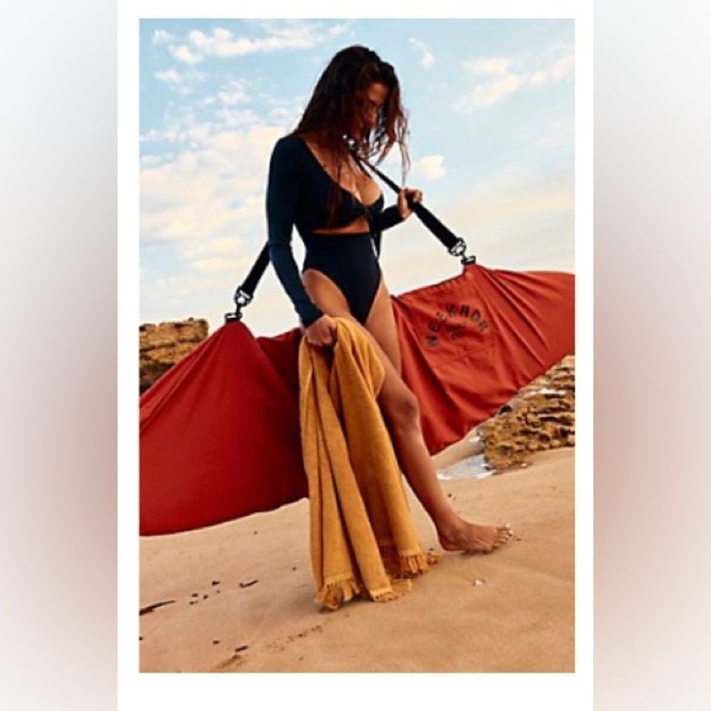 WEEKNDR BOARD BAG Size 9 feet Color Rust BNWT